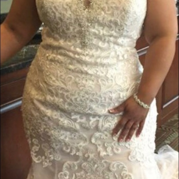 Gorgeous Wedding dress size 18 - Picture 1 of 3